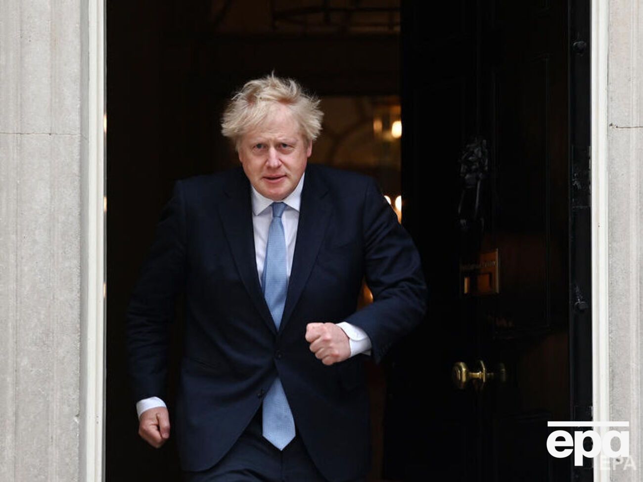 Джонсон заявил, что "невероятно гордится" представителем Великобритании Сэмом Райдером