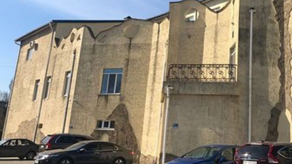 Связь с менеджментом херсонского отеля отсутствует с марта, сообщили в сети