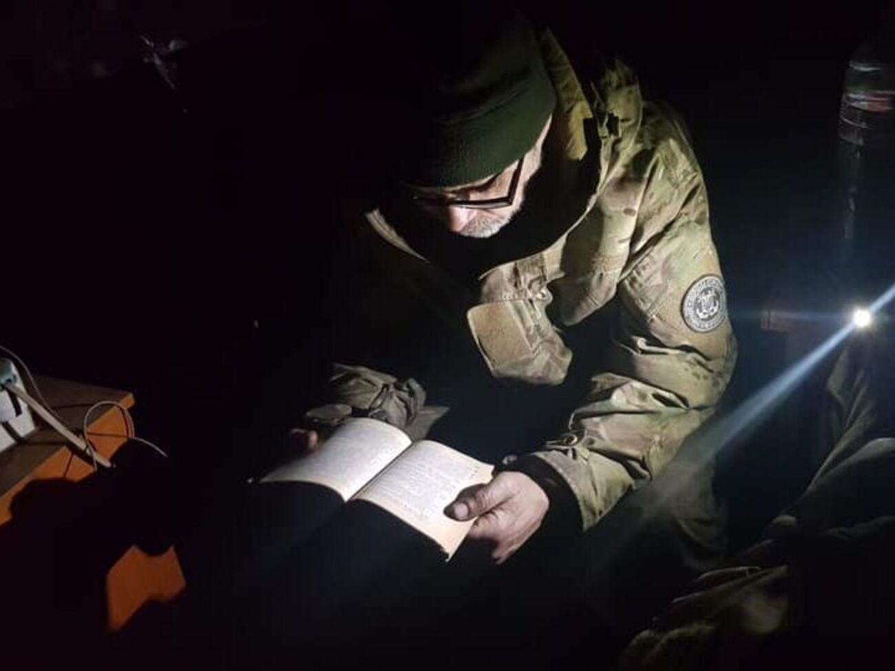 У ДПСУ показали, чим захисники Маріуполя займаються між боями. Фоторепортаж