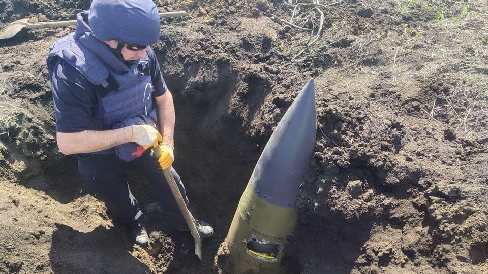 Окупанти обстрілюють мирних жителів Донбасу