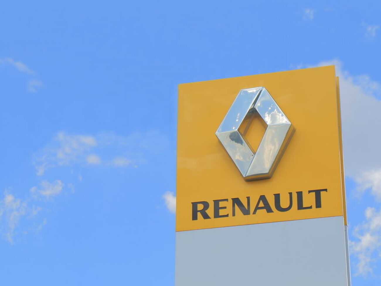 На заводі Renault у Москві випускатимуть автомобілі "Москвич"