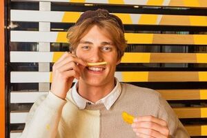 McDonald’s планирует продать свой бизнес в РФ местному покупателю, заявили в компании