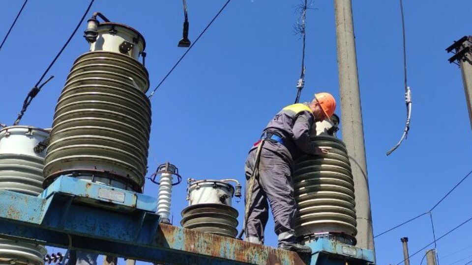 Протягом минулого тижня світло повернули 93 051 сім'ї в Донецькій області, незважаючи на активні бойові дії, наголосили енергетики