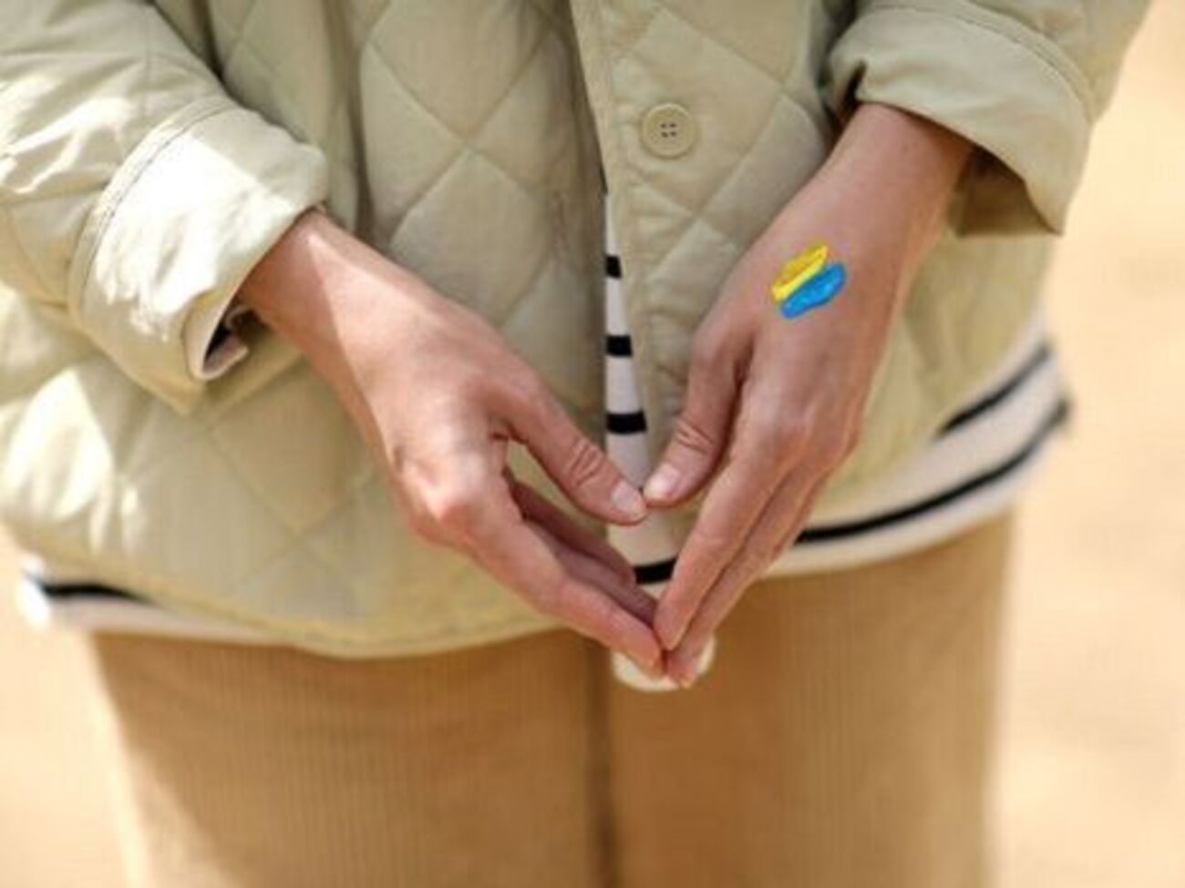 According to Denisova, the occupiers ordered a "reconciliation of data" of women with specialties: accountant, cook, nurse and others