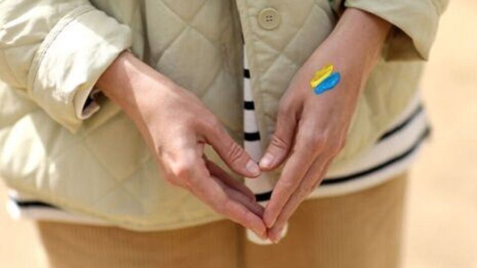 According to Denisova, the occupiers ordered a "reconciliation of data" of women with specialties: accountant, cook, nurse and others