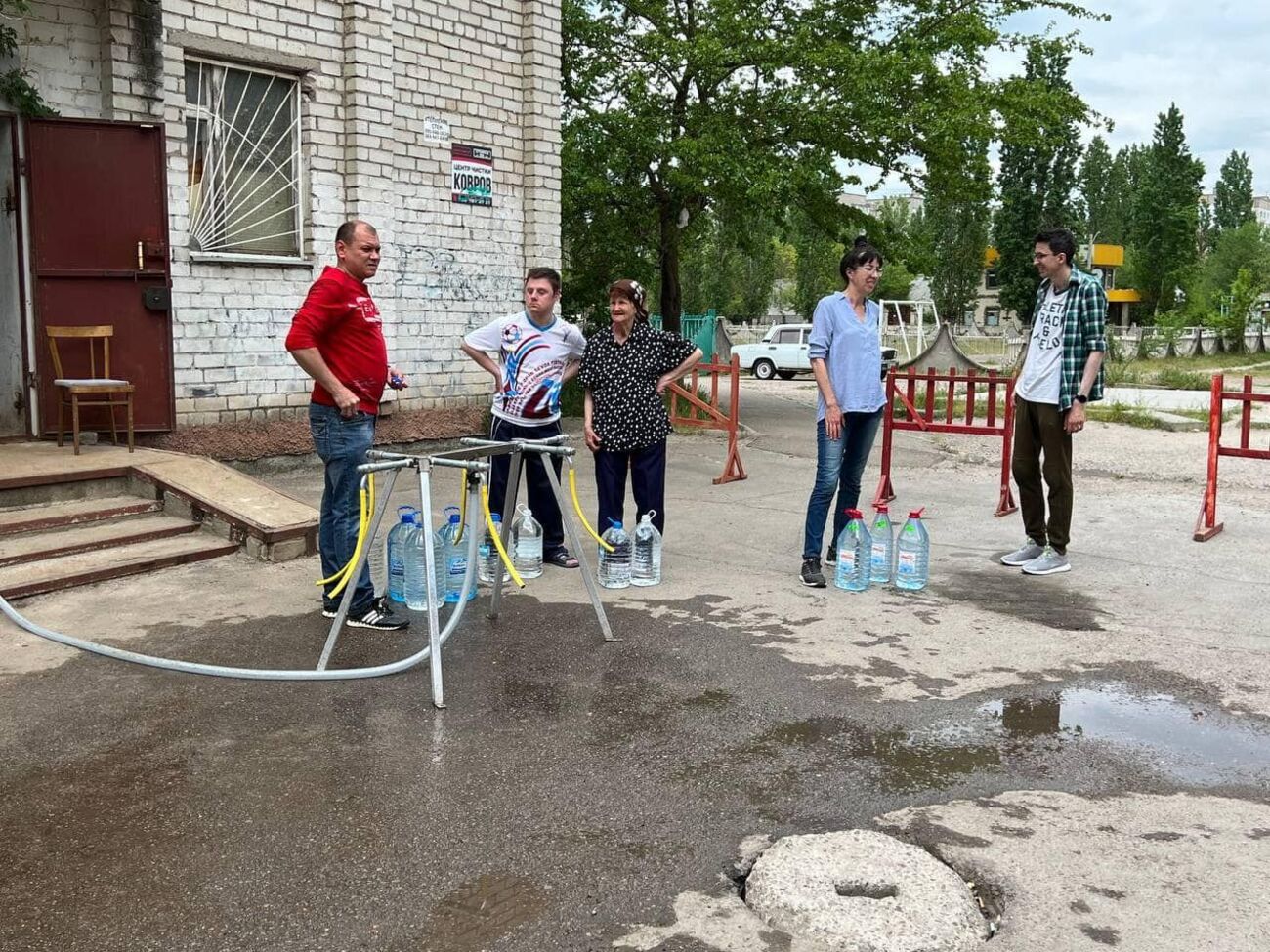 Питьевой воды в кранах домов Николаева в ближайшее время не будет, отметил Сенкевич