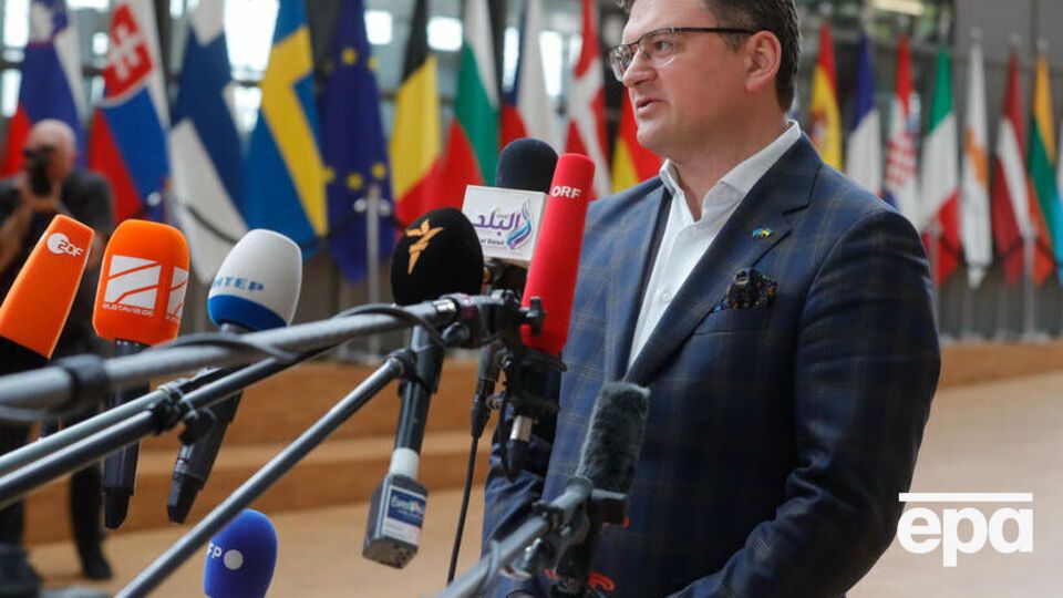 Україна проти ухвалення шостого пакету санкцій ЄС проти РФ без ембарго на російську нафту, зазначив Кулеба