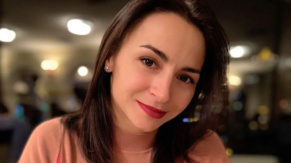 Гвоздьова: Удома. В Україні