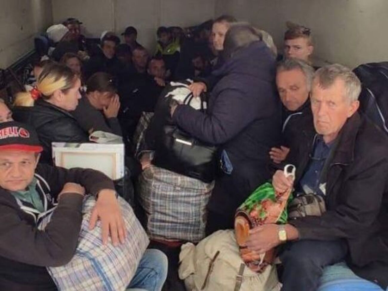 За даними ОВА, загиблих і поранених унаслідок обстрілу немає, люди вже перебувають у безпеці