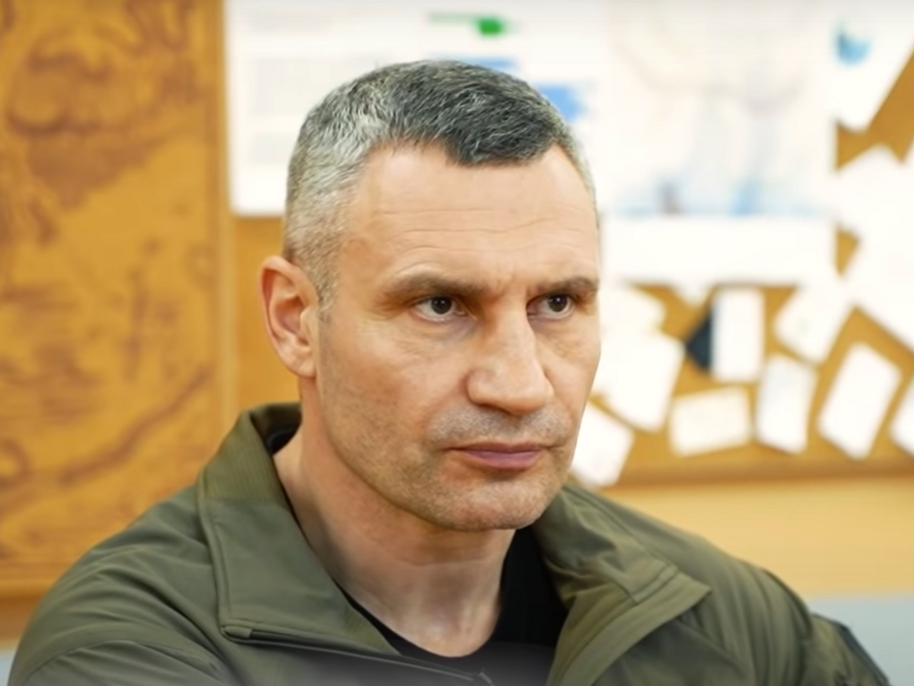 Віталій Кличко: Люди стояли у черзі за зброєю, щоб зустрічати ворога. Респект кожному з них