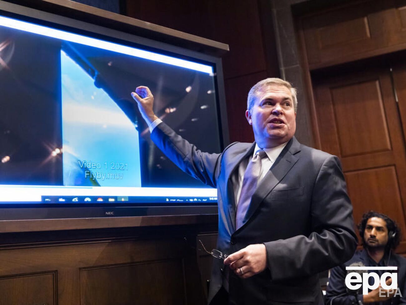 Заступник директора військово-морської розвідки Скот Брей показав у Конгресі результати спостережень за НЛО