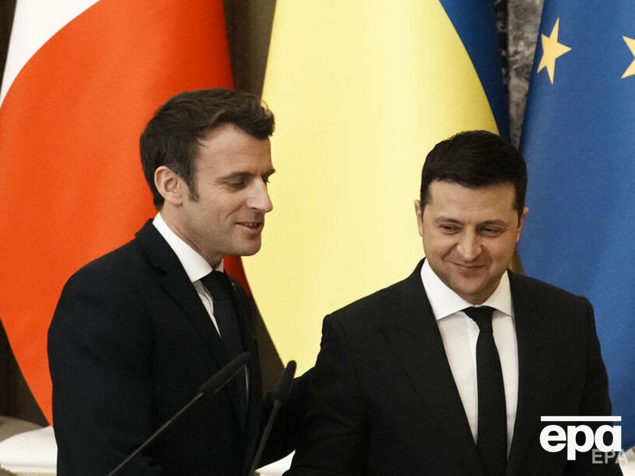 Зеленский назвал разговор с Макроном насыщенным