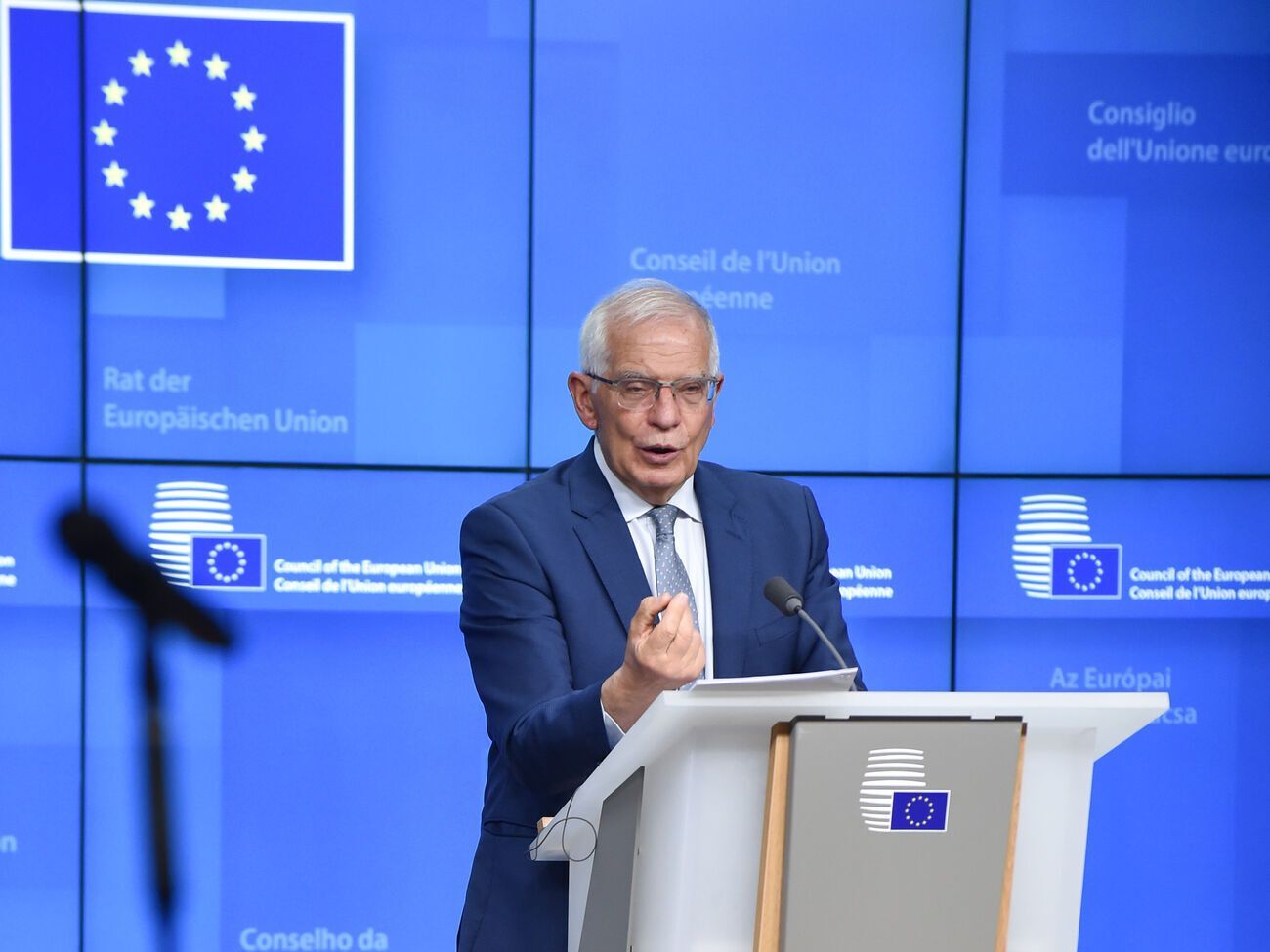 Підтримка України наразі є критичною, оскільки війна проти РФ перейшла у вирішальний момент, зазначив Боррель