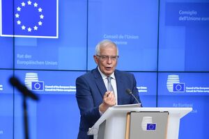 Підтримка України наразі є критичною, оскільки війна проти РФ перейшла у вирішальний момент, зазначив Боррель