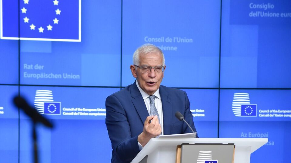 Підтримка України наразі є критичною, оскільки війна проти РФ перейшла у вирішальний момент, зазначив Боррель