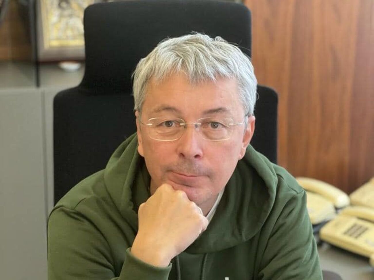 По мнению Ткаченко, изучать деятельность бывших журналистов пророссийских каналов должны специальные институции