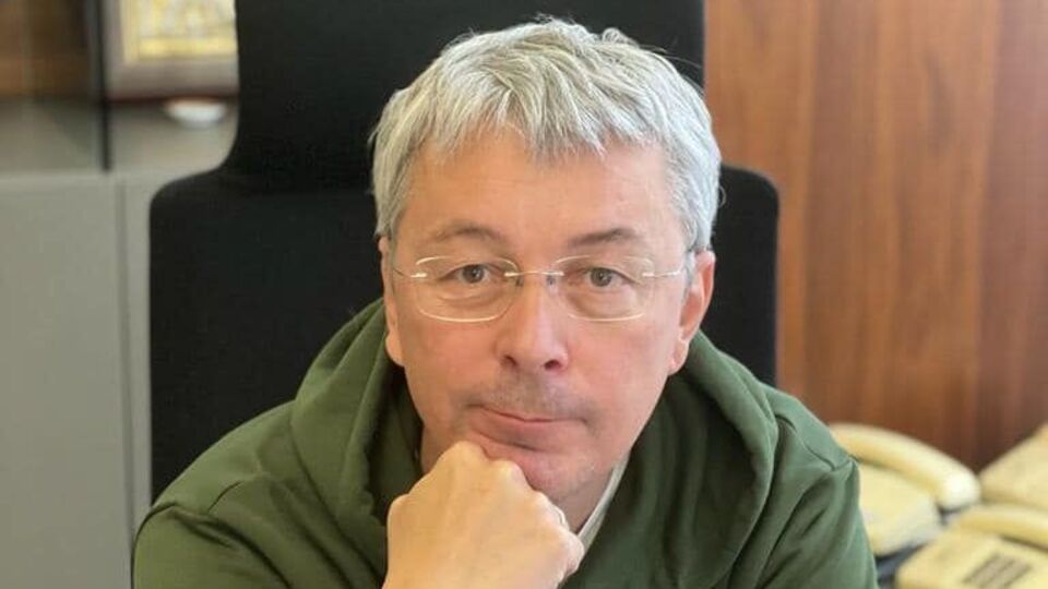 По мнению Ткаченко, изучать деятельность бывших журналистов пророссийских каналов должны специальные институции