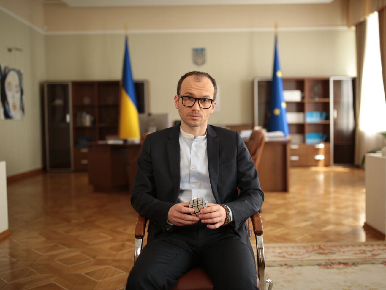 Малюська объяснил, что закон устанавливает очень короткие сроки для рассмотрения дела по пророссийским партиям