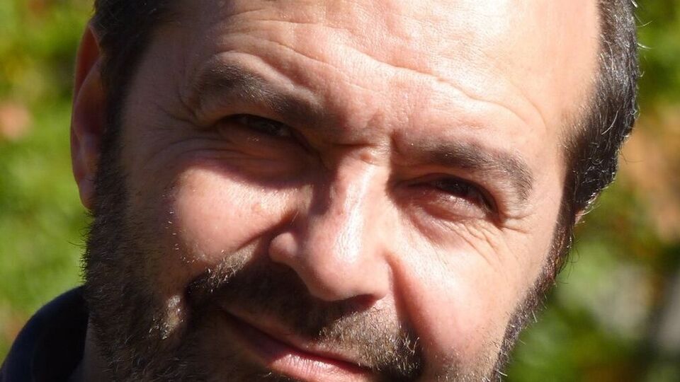 Шендерович: Не треба читати про шепіт і несміливе дихання людям, які гниють і яких знищують у Маріуполі