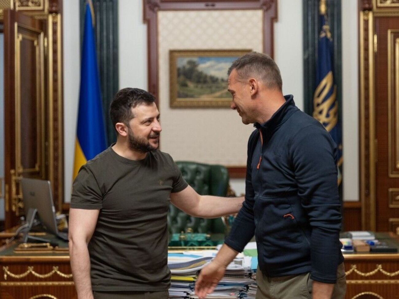 Шевченко (справа) рассказал, что&nbsp;проделал путь от Лондона до Киева, чтобы встретиться лично c Зеленским