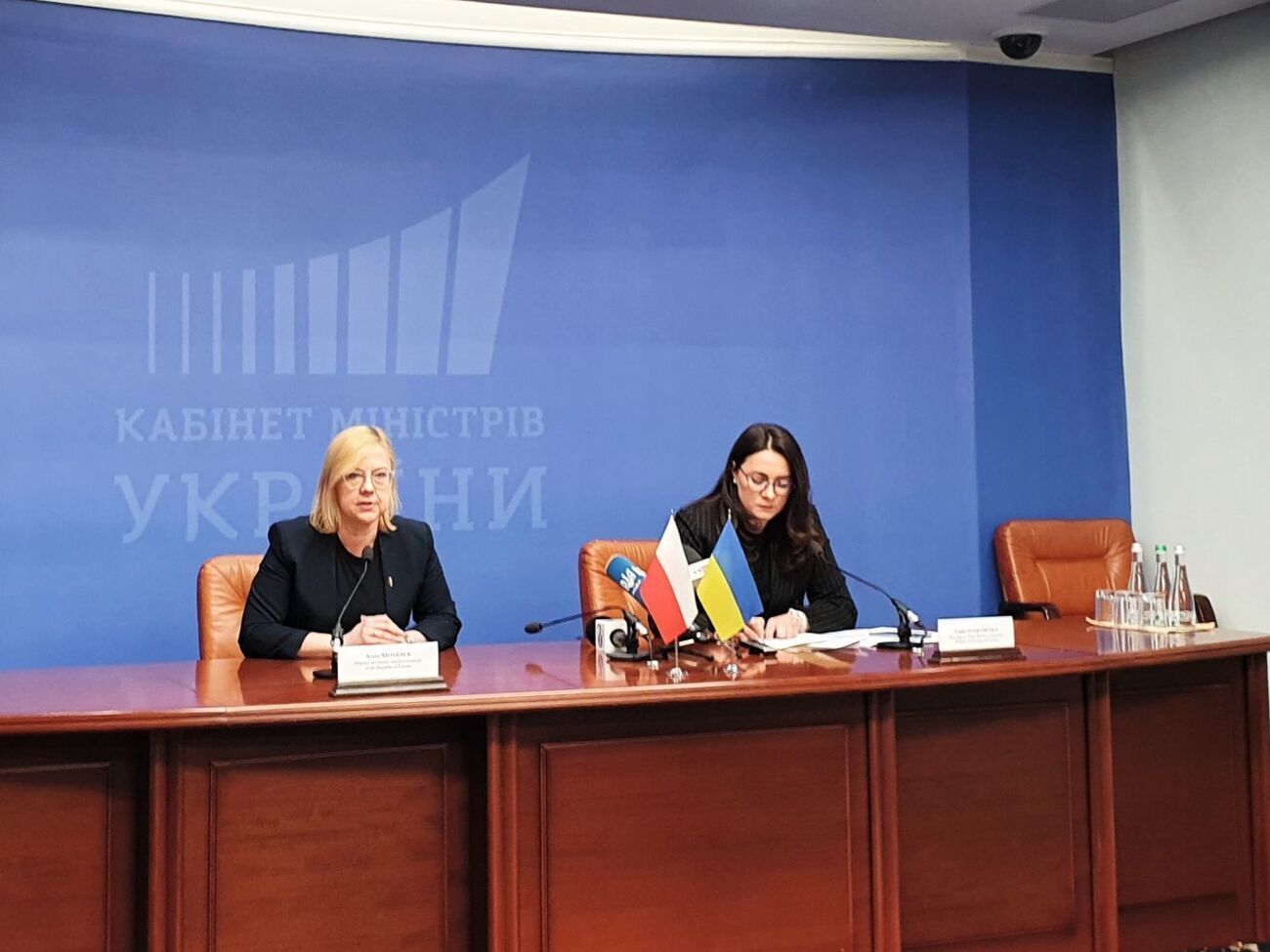 18 травня Свириденко (праворуч) провела зустріч у Києві з міністеркою клімату та довкілля Польщі Москвою