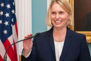 Брінк останні роки була амбасадоркою США у Словаччині
