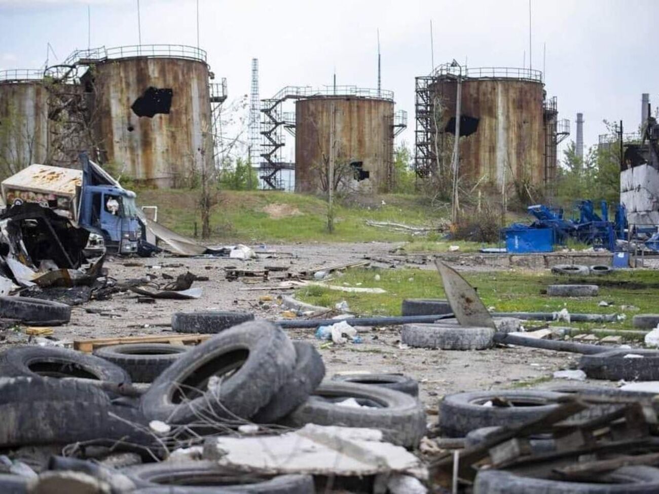 Росіяни продовжують руйнувати Луганську область, електрики в ній зараз немає