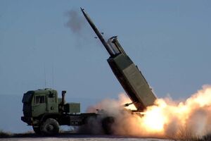 Дальность стрельбы РСЗО M142 HIMARS составляет до 300 км