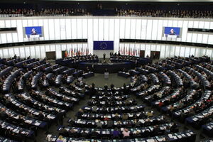 Европарламент призвал привлечь к ответу российских политических лидеров и военачальников, а также их союзников за войну в Украине