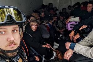 Эвакуацией людей занимается полиция