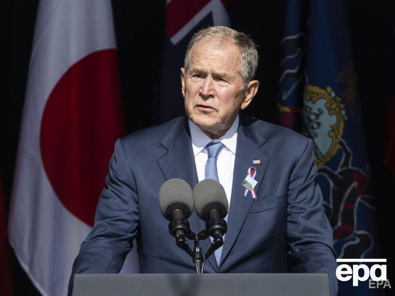 Буш пожартував, що переплутав країни через свій вік