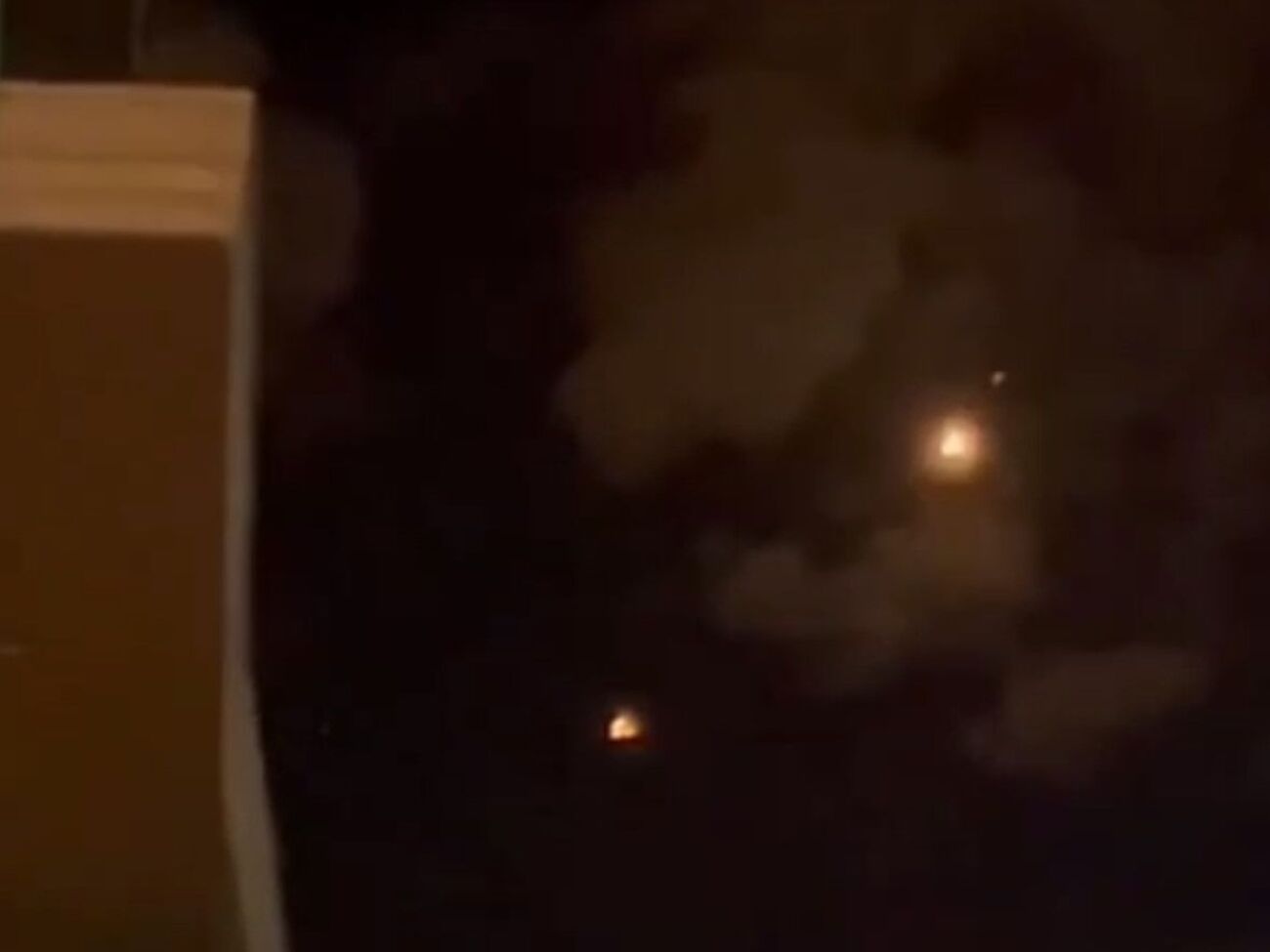 В небе над Белгородом ночью было видно две вспышки от взрыва