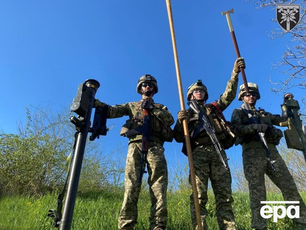 Украинские военные продолжают отбивать атаки российских военных