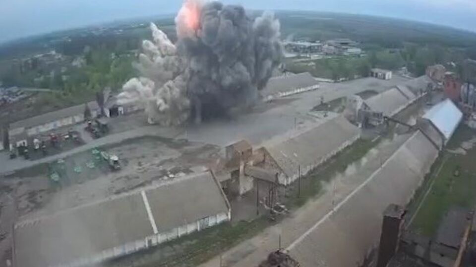 Ракета окупантів влучила в елеватор, зруйнувавши склад із зерном, зазначив Резніченко