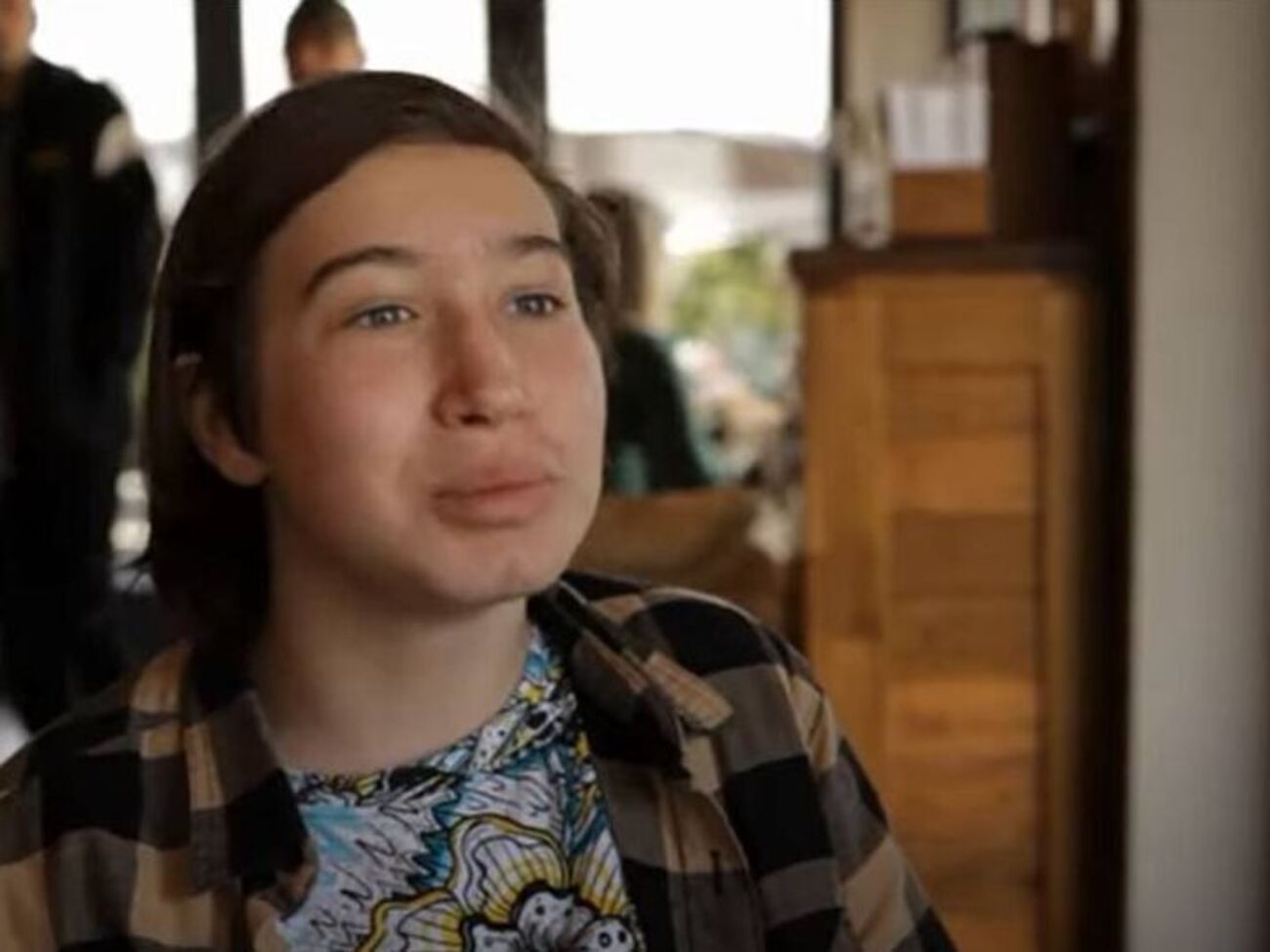 14-летний Юлиан о своей реакции на появление Джоли во львовской кофейне: Я видел ее, но как-то не понял, кто это, не узнал
