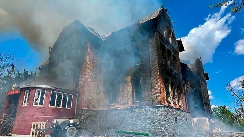 В ОВА повідомили, що вогонь повністю знищив більш ніж столітню пам'ятку архітектури