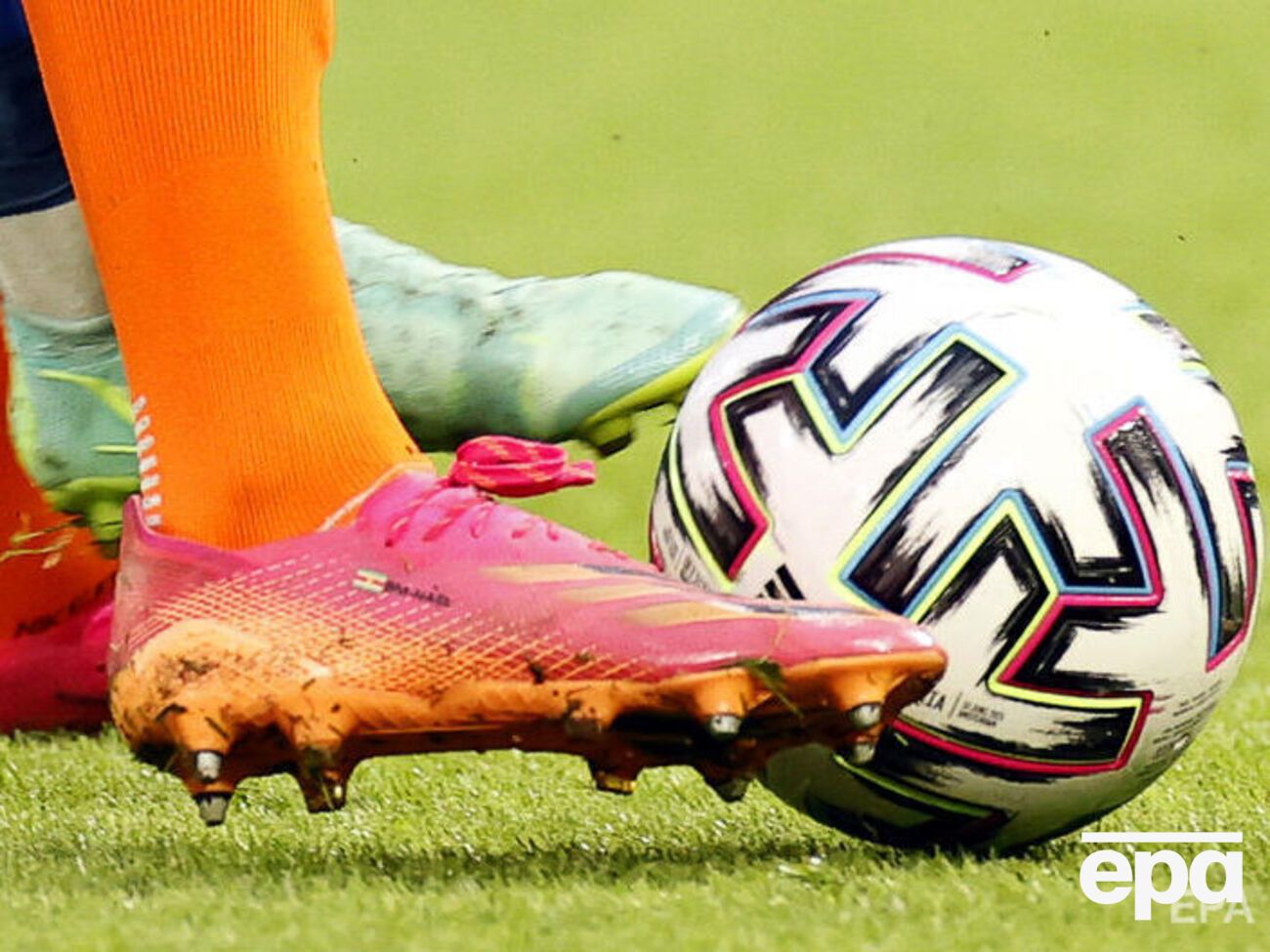 Команды отыграли 18 туров из 30