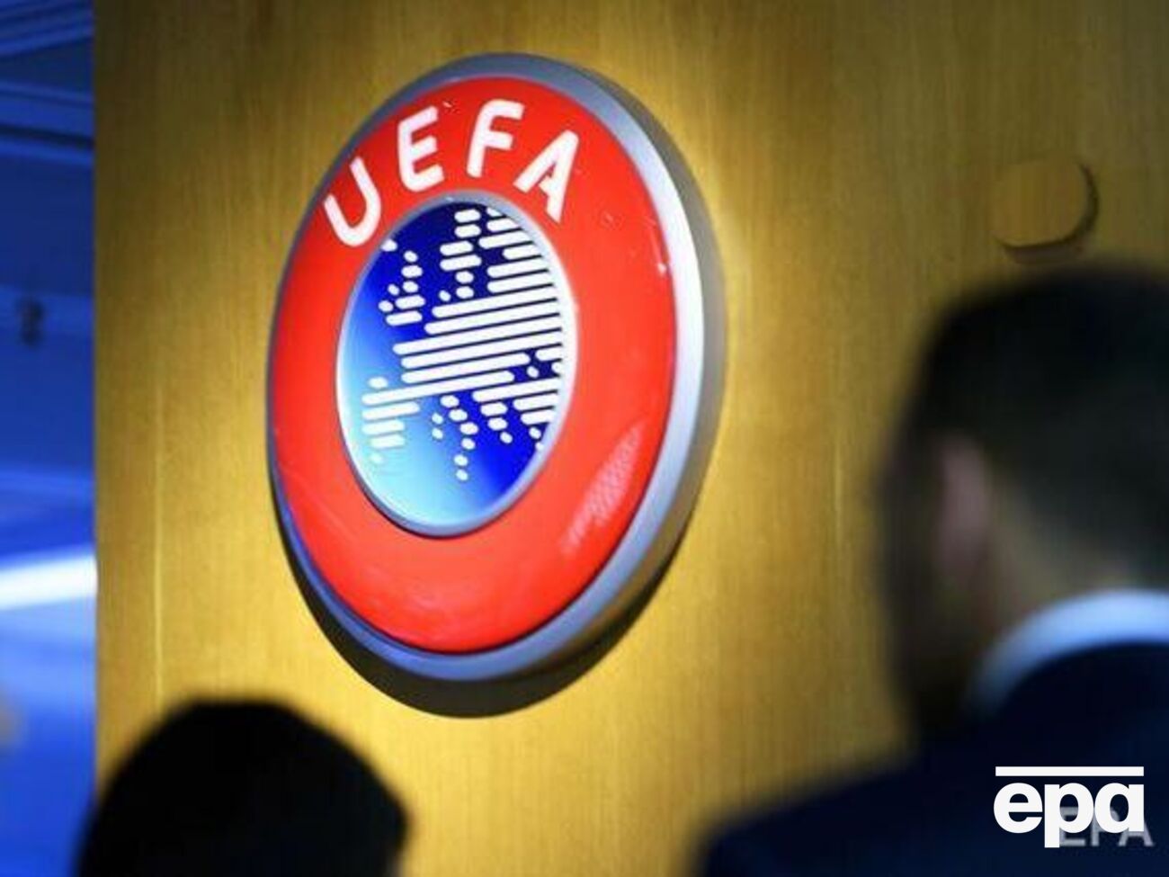 Решение отстранить российский футбол принял исполком УЕФА