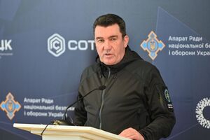 Данилов: Очень сложно понять, почему именно Одесса, которую они говорят, что якобы любят, якобы для них это родное место, – они начинают его понемногу уничтожать