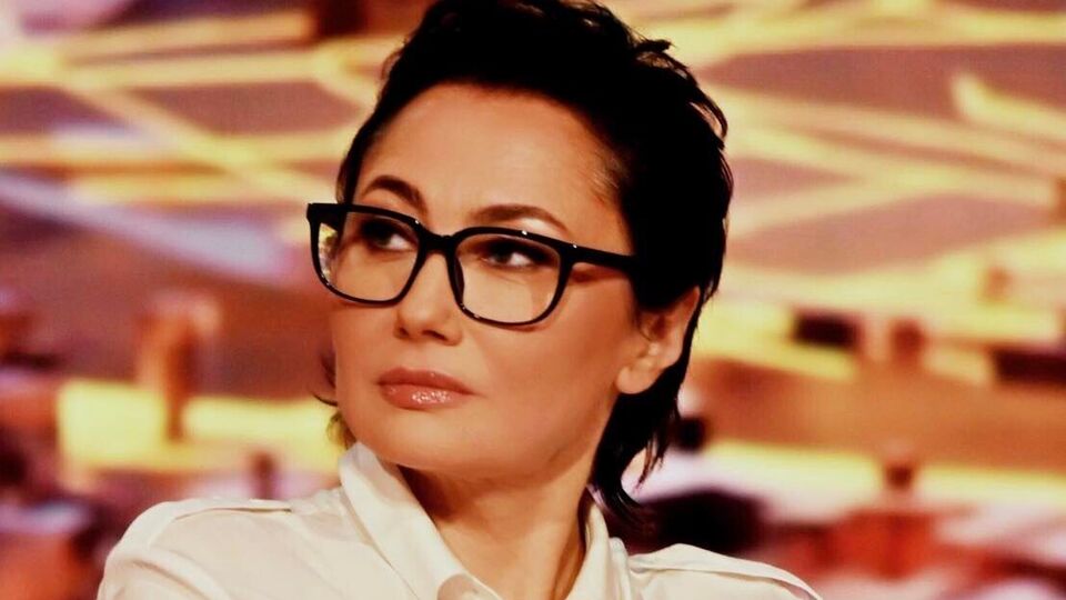 Мозгова: Одна так і залишиться назавжди в історії у кокошнику, а інша – "а я просто українка, україночка"