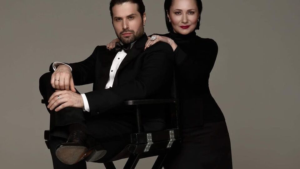 Мозгова та David Axelrod живуть у шлюбі з 2015 року