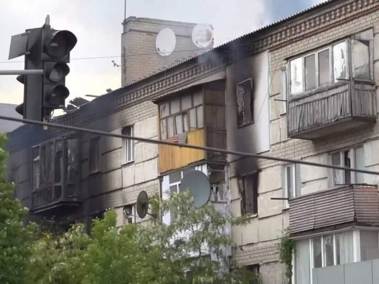 Під час бойових дій "руйнуються та вигоряють будинки", зазначив Гайдай