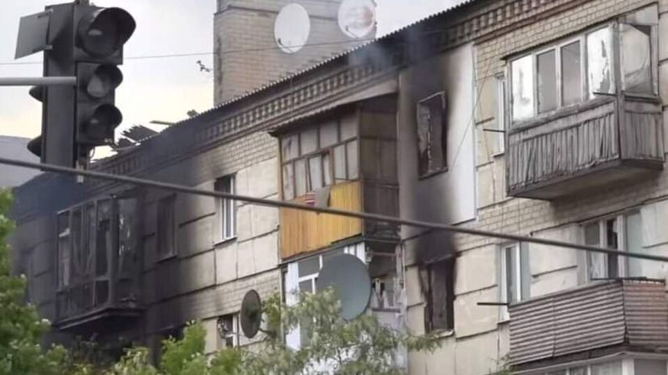 В ходе боевых действий "разрушаются и выгорают дома", отметил Гайдай