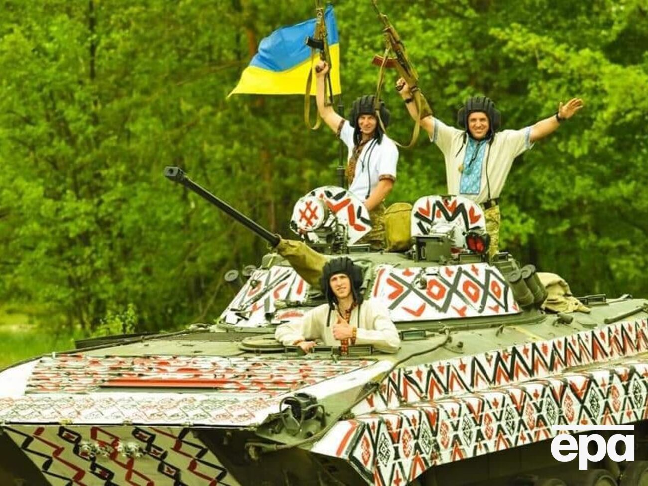 Українці люблять свою державу і тому переможуть, упевнений Зеленський