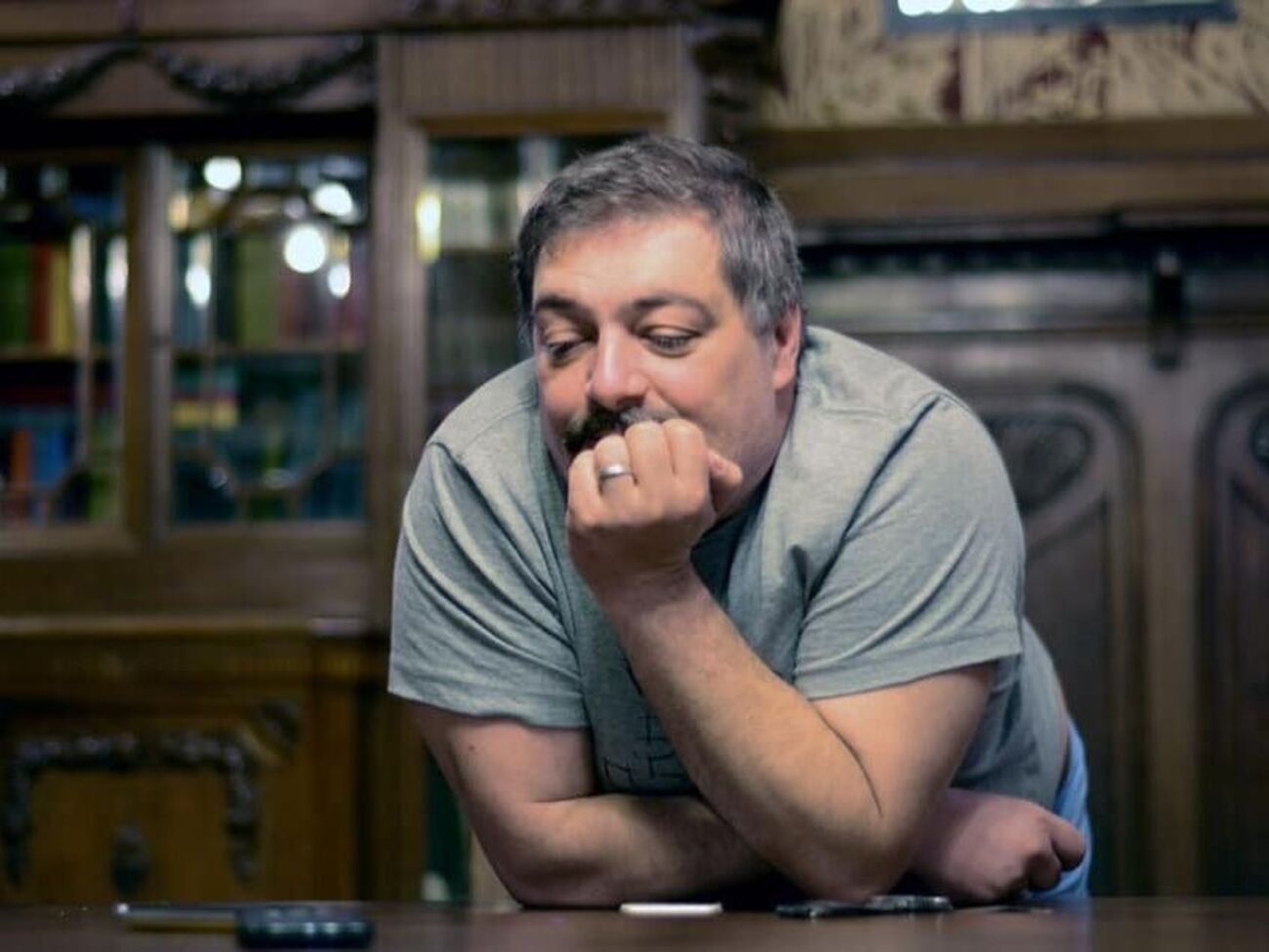 Быков отметил, что в России у него "довольно много дел"