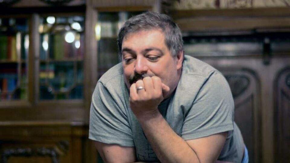 Быков отметил, что в России у него "довольно много дел"