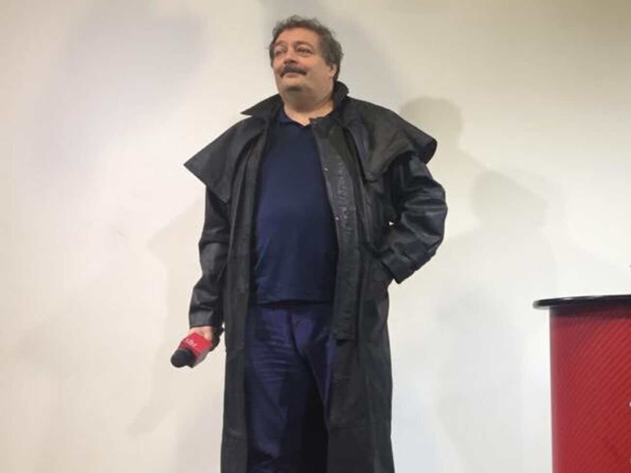 Биков зазначив, що через те, що відбувається в Україні, не може спокійно спати