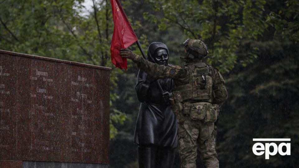 В одному з перехоплених правоохоронцями розмов окупант просить дружину посприяти доправленню наркотиків до місць бойових дій