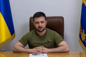 Зеленський: Вважаю, що на сьогодні небезпечно, що окрім правоохоронців, хтось по вулиці ходить із вогнепальною зброєю у мирний час