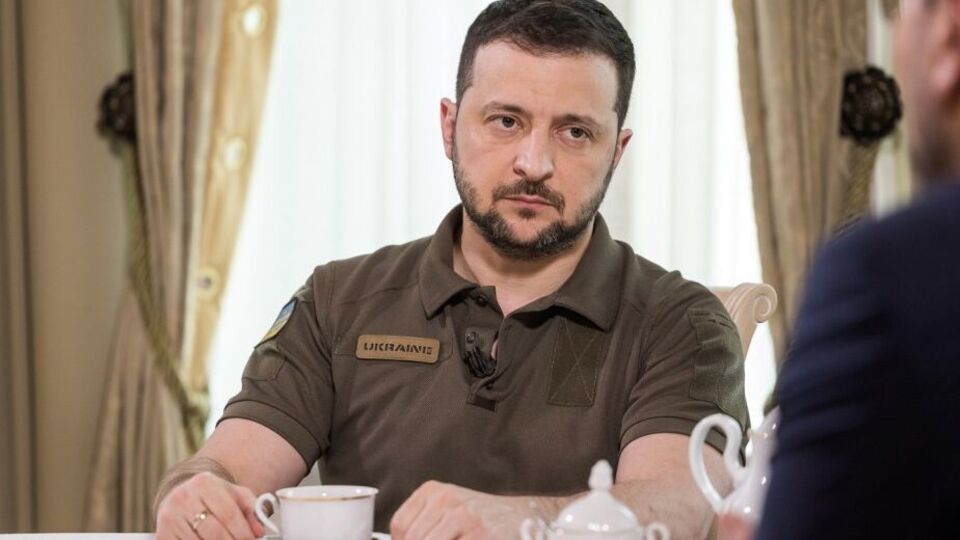 Зеленский: Роя окопы, невозможно сделать то, что мы сделали. Потому что лопатой победить в войне невозможно